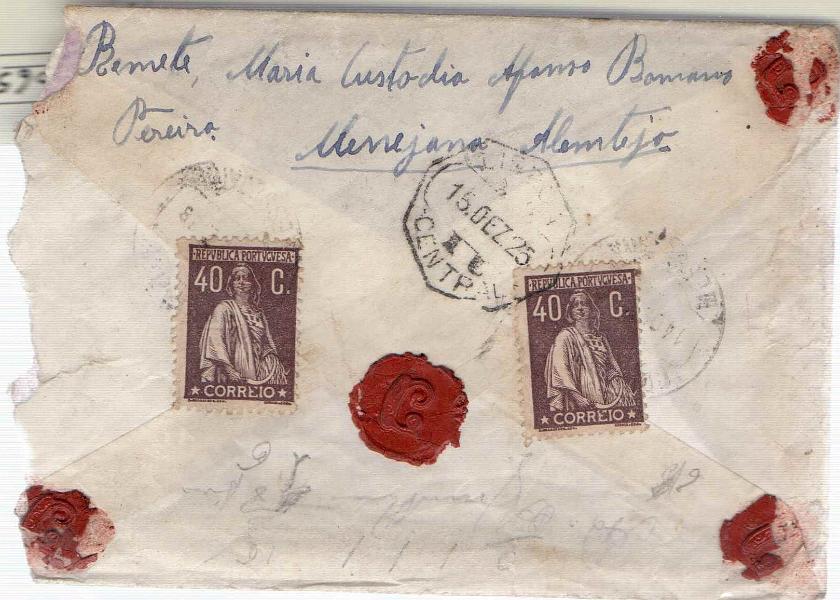 0926 v.jpg -     Lote:    926 (verso)            Portugal       Descrição:         1924/26 &mdash; Ceres. OM283, 40C chocolate. Dois selos em sobrescrito circulado registado de Messejana (14.12.25) para Lisboa. Registo manuscrito da MESSEJANA. Selos com variedade de cliché MM XXI.        Carta       Valor Base:     &euro; 10,00     Valor Venda:     Retirado     